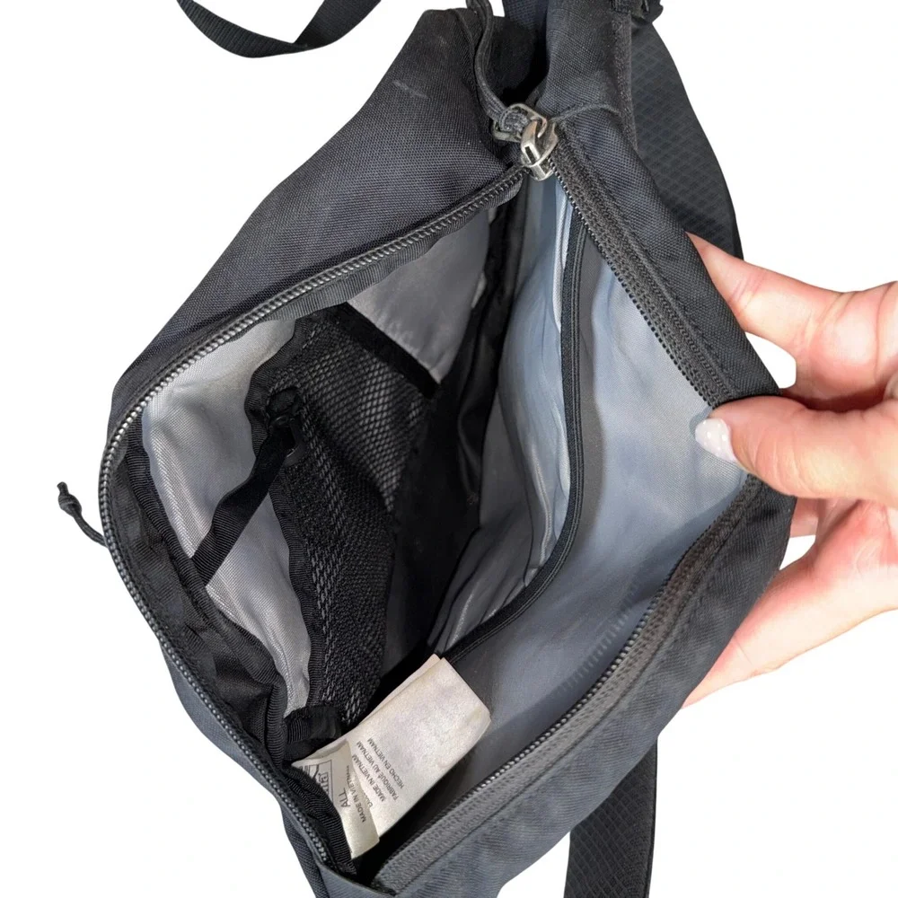Patagonia Atom 8L Sling Bag Unisex OS Black Good Crossbody Backpack 48261